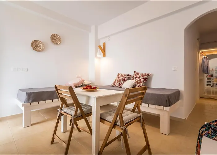 Krystalia\'S Apartment